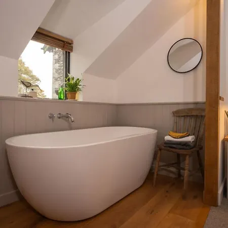 Beautiful Luxury One Bedroom Retreat In Far Sawrey